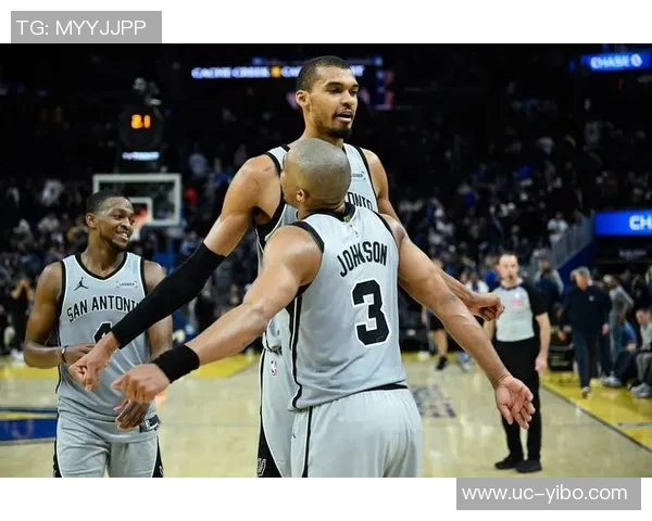 文班在首场比赛中送出首个盖帽助攻瓦塞尔首分未能战胜活塞队